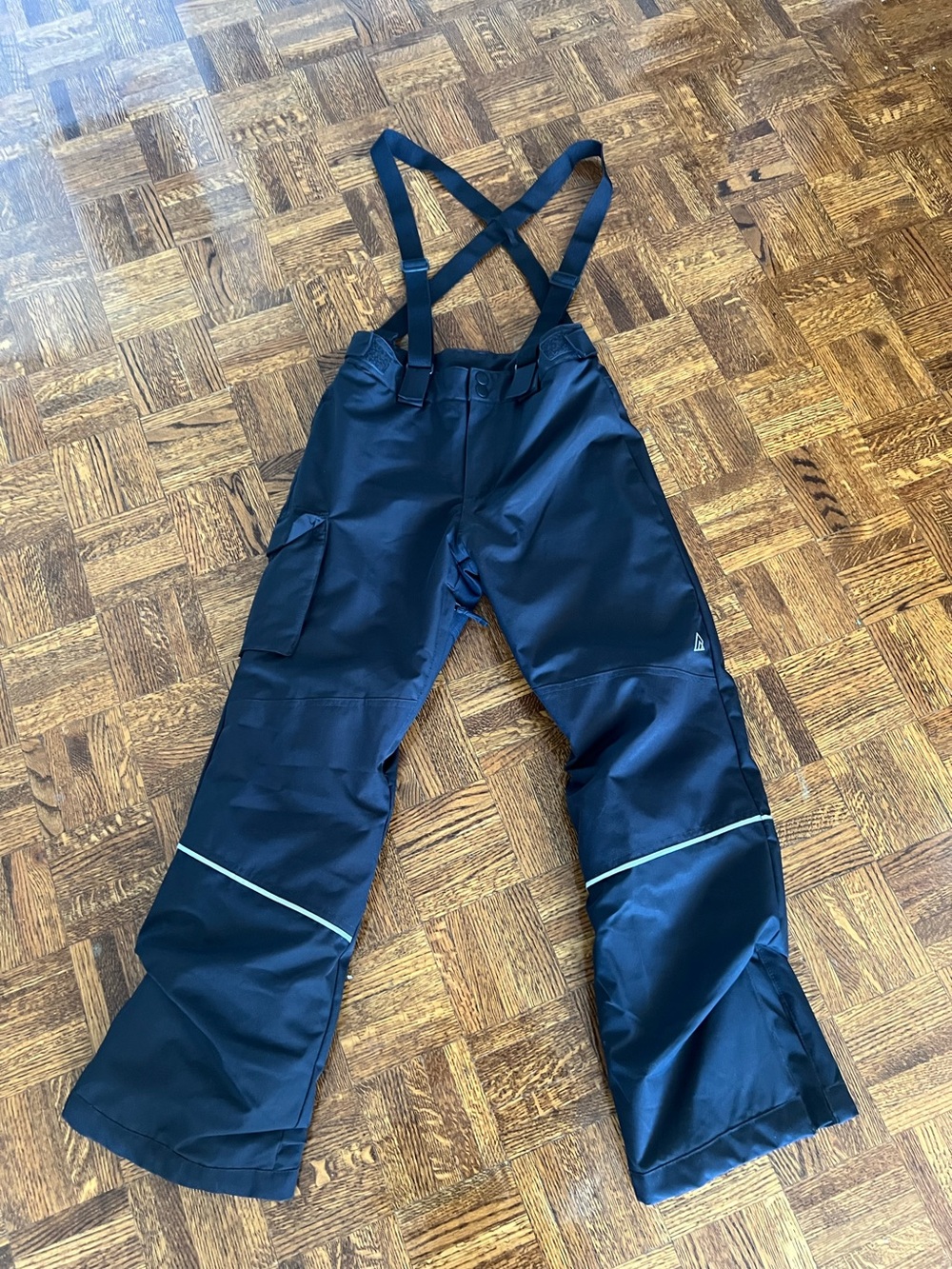 Youth Large Black Snowpants- never worn.